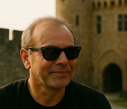 Robert Bou Profile pic.